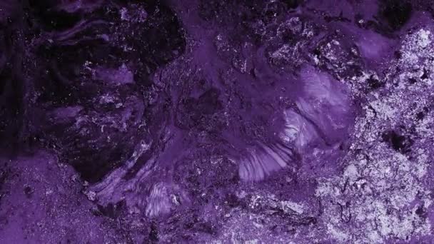 Vloeibare verf textuur glitter druif compote paars — Stockvideo