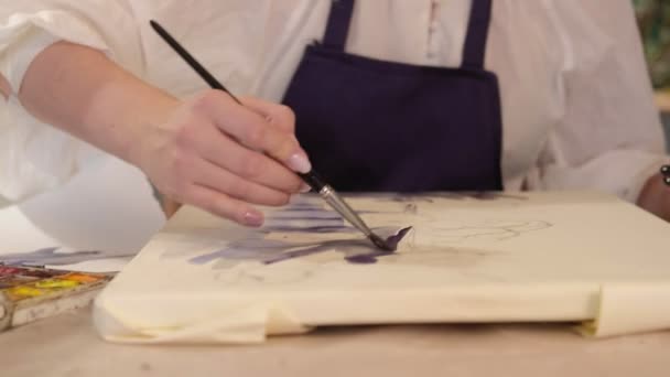 Arte hobby mujer mano pintura acuarela lienzo — Vídeos de Stock