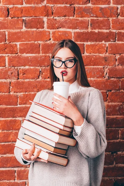 Inteligente mujer estudiante confianza poder —  Fotos de Stock