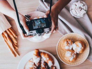 yemek fotoğrafçısı kadın stilist ev yapımı hamur işleri