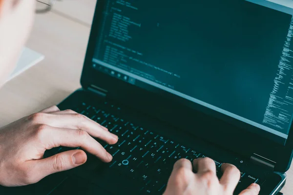 Software engineering developer writing code laptop — Stock Photo, Image