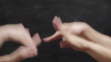 Karşılıklı sempati erkek kadın el sallayan melodi