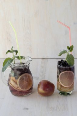 Detoks - blackberry, limon, su, buz,