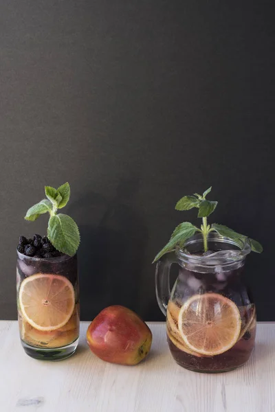 Detoks - blackberry, limon, su, buz,