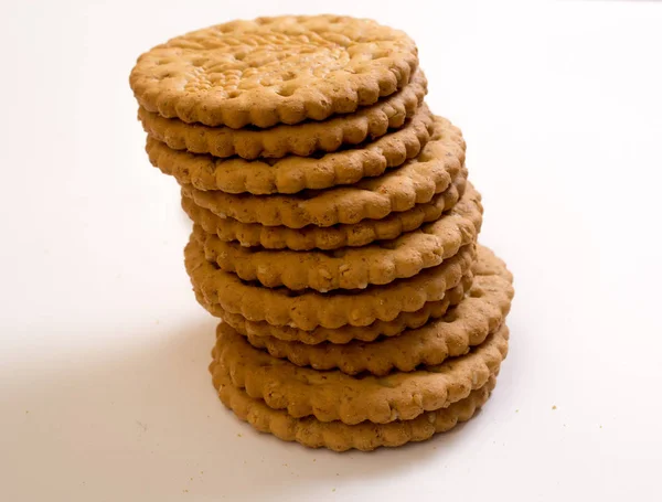 Biscoitos digestivos sobre fundo branco — Fotografia de Stock