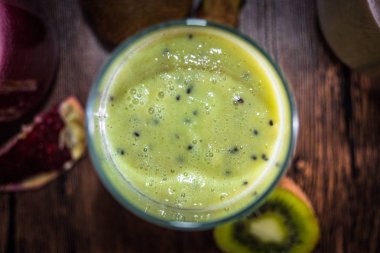 Taze kivi güler yüzlü. Üstten Görünüm