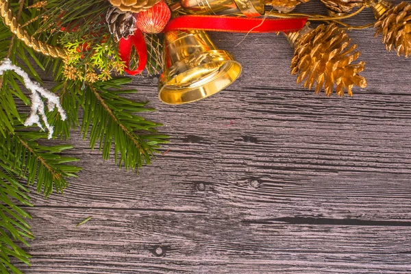 Decoraciones de Navidad sobre fondo de madera —  Fotos de Stock