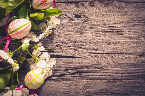 Happy Easter. Holiday background with traditional Easter eggs. T — Stock Photo, Image