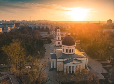 Chisinau, Moldova Cumhuriyeti 'nin başkenti. 2020 'de Chisinau Metropolitan Central Park' ın hava görüntüsü.