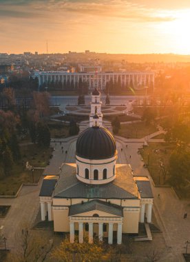 Chisinau, Moldova Cumhuriyeti 'nin başkenti. 2020 'de Chisinau Metropolitan Central Park' ın hava görüntüsü.