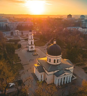 Chisinau, Moldova Cumhuriyeti 'nin başkenti. 2020 'de Chisinau Metropolitan Central Park' ın hava görüntüsü.