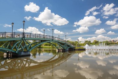 Rusya, Moskova, Tsaritsyno park. Köprü. 26 Mayıs 2016.