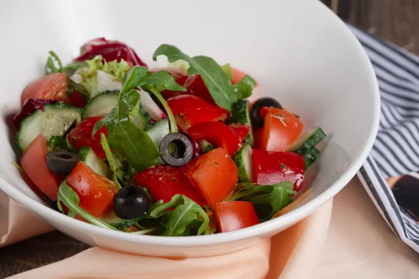 Ensalada fresca de verduras. Foto de primer plano . —  Fotos de Stock