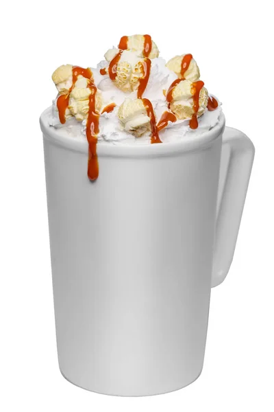 커피 휘 핑된 크림, 팝콘, 카라멜 높이에 칵테일 — 스톡 사진