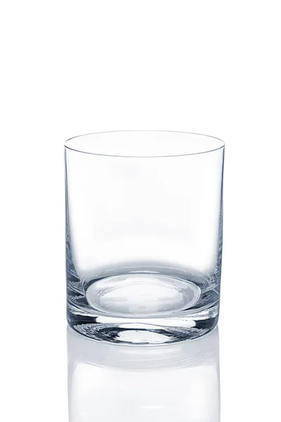 Lege transparante ouderwetse glas voor whiskey en ijs. — Stockfoto