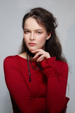 Sıkı kadın kibirli arıyor