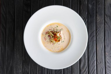 Sebzeli baharatlı tavuk çorbası