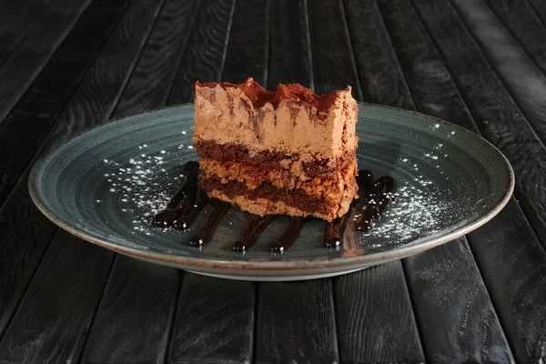 Kabarık çikolatalı kek ve sufle parça