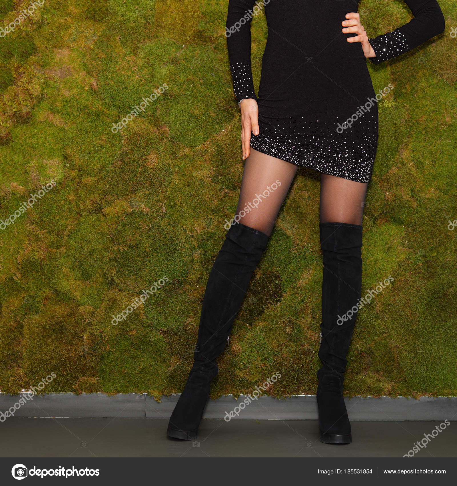 nayti-devushek-v-sapogah-i-kolgotkah-foto