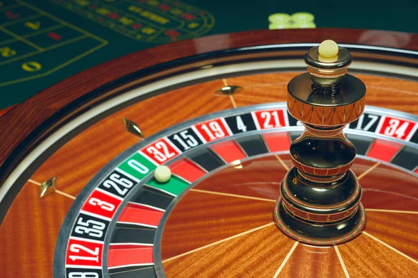 Casino Roulette with ball. Winning combination. Zero — Stock Photo, Image