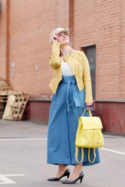 Gökte ararken Bayan. Ek yükü bir şey mi arıyorsunuz.