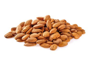 Öbek üzerinde beyaz izole badem