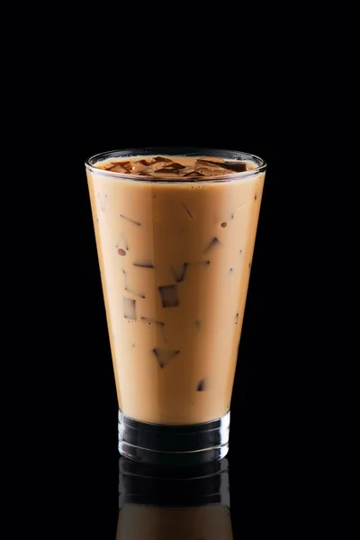 Kawa Lodem Izolowana Czarnym Tle — Zdjęcie stockowe