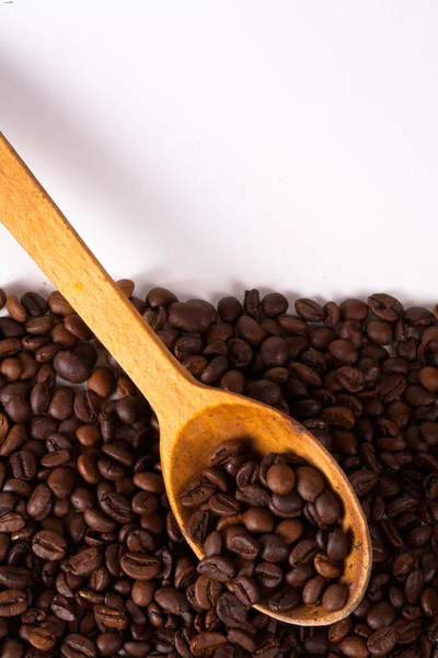 Grão de café, feijão e colher — Fotografia de Stock