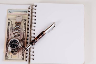 Bir dolar, modeli Doları banknot ve kalem, Not Defteri ile klasik izle