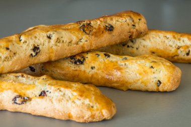 Bisküvi dört taze pişmiş baget