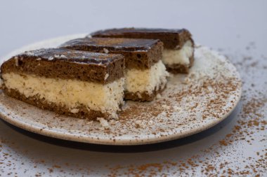 Cevizli çikolatalı kek 