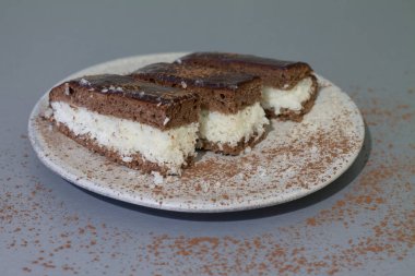 Cevizli çikolatalı kek 