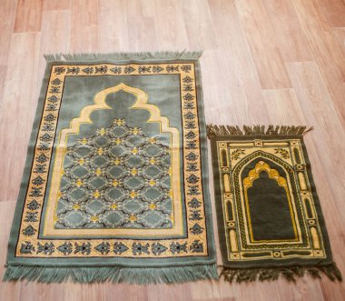 İki mat dua için. Yetişkin ve çocuk.