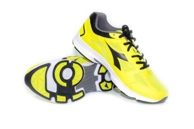 çalışan spor ayakkabı