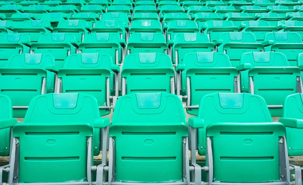 Un gruppo di posti vuoti o sedie in stadio, teatro o conxert — Foto Stock
