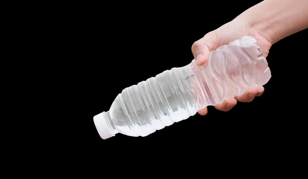 Mano de mujer sana Sosteniendo botella de agua dulce — Foto de Stock