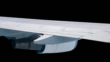 Kanat ve kapak uçağı siyah arka planda kesildi.