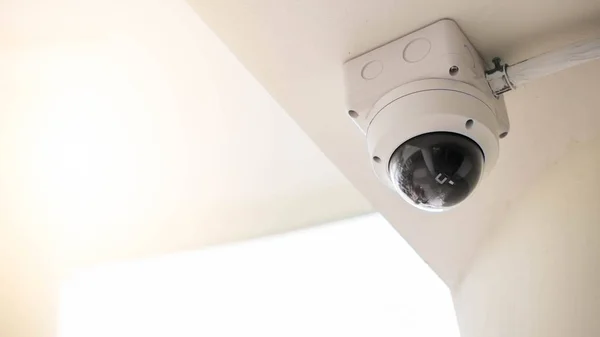 Cámaras Cctv Instaladas Techo Concepto Seguridad —  Fotos de Stock