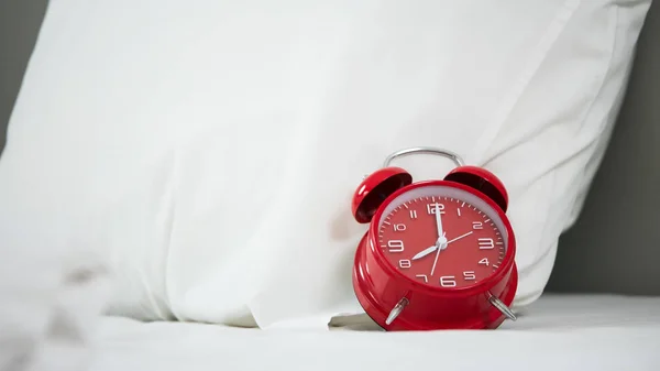 Red Alarm Clock Bed Luxury Room Relax Weekend Concept — Stock Photo, Image