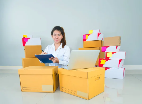 Equipe Start Proprietário Pequenas Empresas Com Muitos Pacote Encomendas Estão — Fotografia de Stock