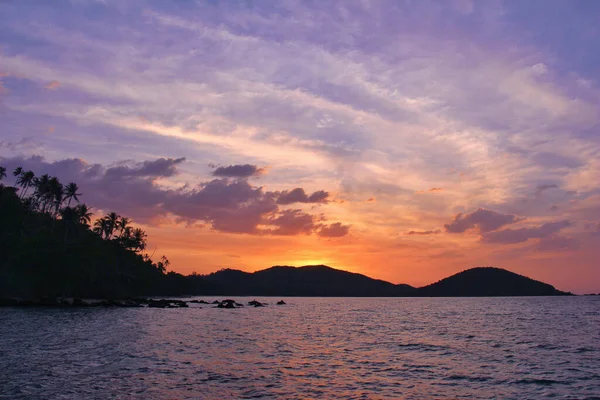 Blick Auf Das Meer Mit Sonnenuntergang Himmel Für Die Natur — Stockfoto