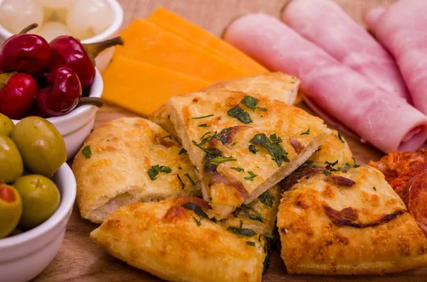 Meze tabağı paylaşımı