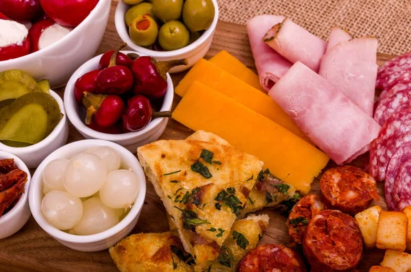 Meze tabağı paylaşımı