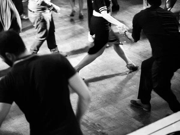 Swing dancers in black and white and vintage style — Stock Photo, Image