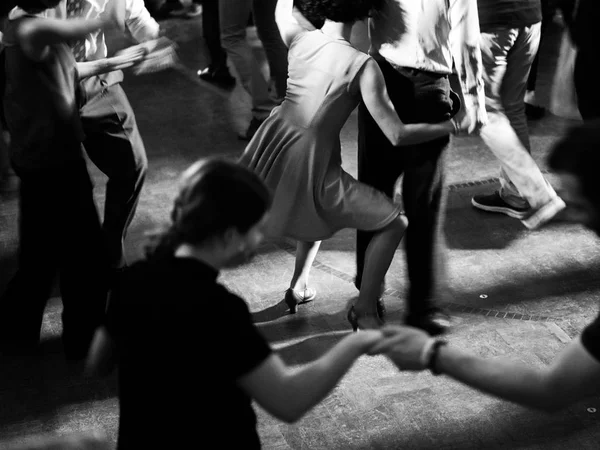 Swing tanečnice v černé a bílé a vintage styl — Stock fotografie
