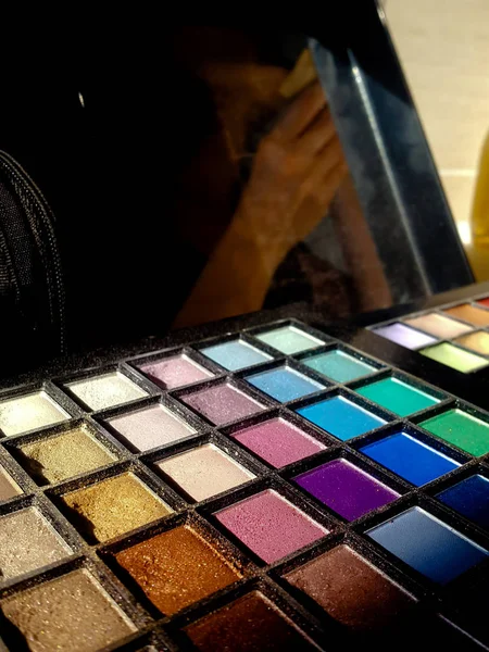 Palette d'ombres à paupières colorées, maquillage — Photo