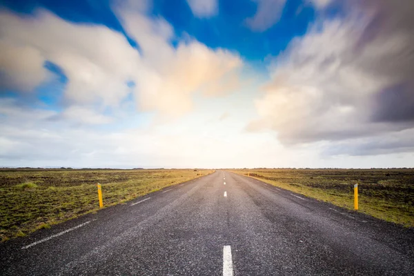 Sunset over the road in iceland — Stock Photo, Image