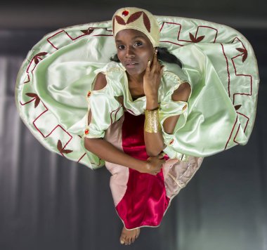 Stüdyoda siyah fotoğraflar