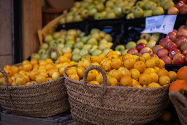 Mezőgazdasági Termelők Piaci Különböző Hazai Színes Friss Gyümölcsök Zöldségek Ízletes — Stock Fotó