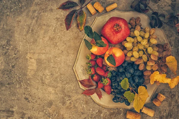 Sammansättning Med Blandade Råa Ekologiska Frukter Detox Diet Äpplen Granatäpple — Stockfoto